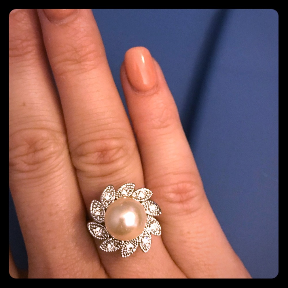 Large Pearl & CZ flower ring. Size 7